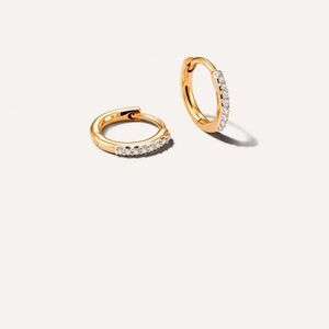 Kendra Scott - Mila 14k Yellow Gold Huggie Earrings in White Diamond